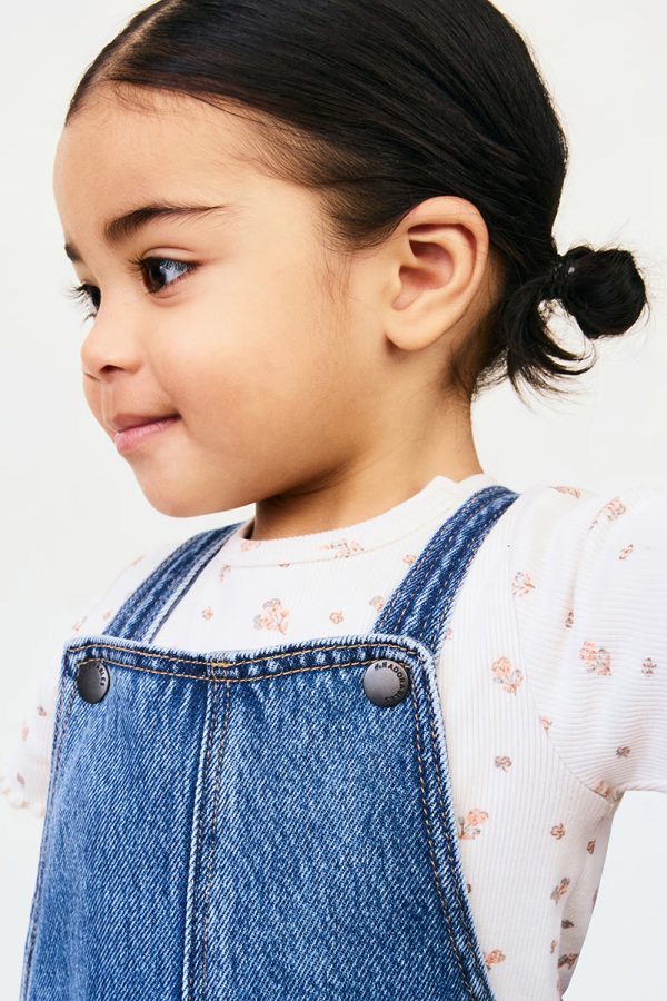 1788963960512969.jpg Baby Girls 9 OZ Lyocell Bib Denim Overalls